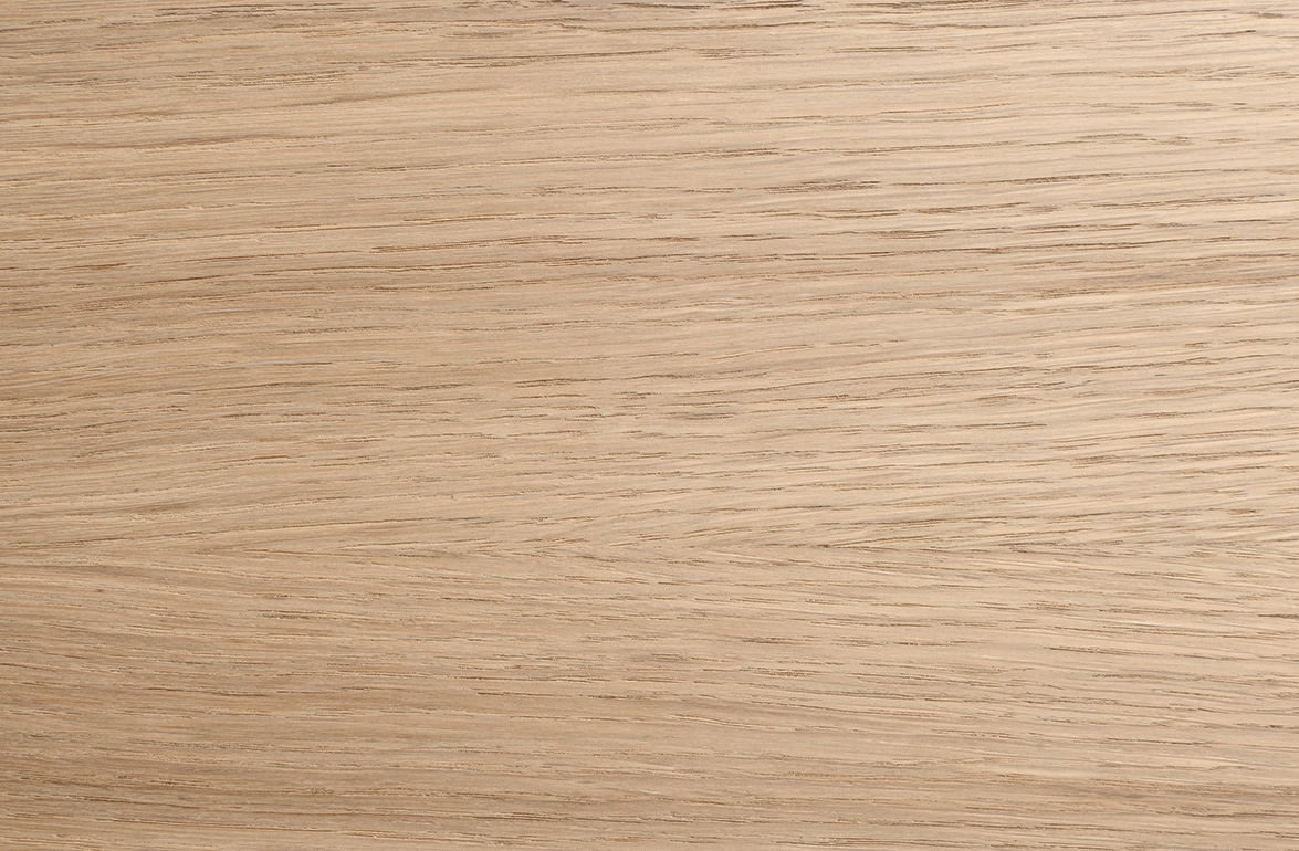 Sort MDF fineret med Eg Crown A/B, 80% PEFC